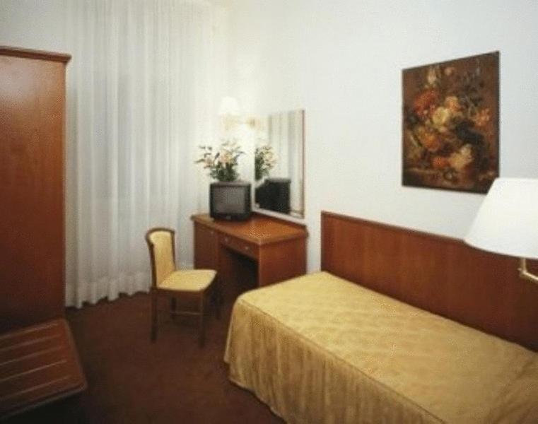 Hotel Europa อูดิเน ภายนอก รูปภาพ